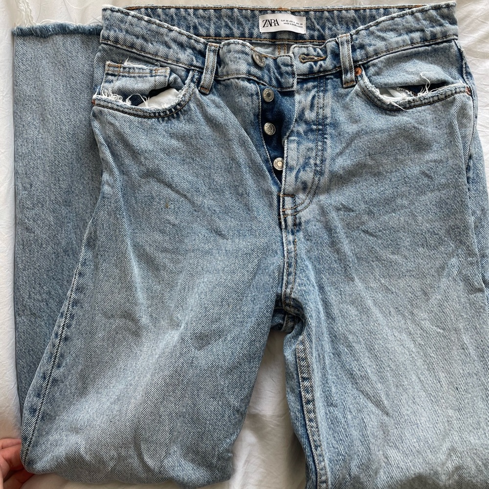 Zara size 4 straight leg light wash denim